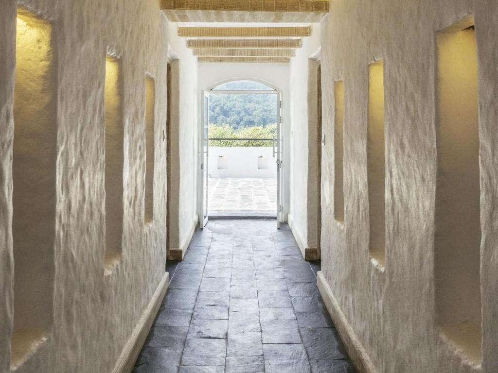 Glacier Hotel & Spa Pokhara Dış mekan fotoğraf